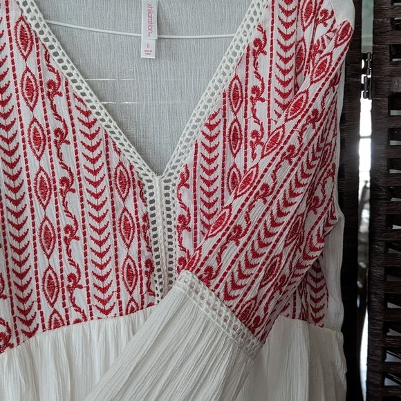 NWT: Gauzy White Long-sleeved Dress with Red Embroidery by Xhilaration - Picture 5 of 9